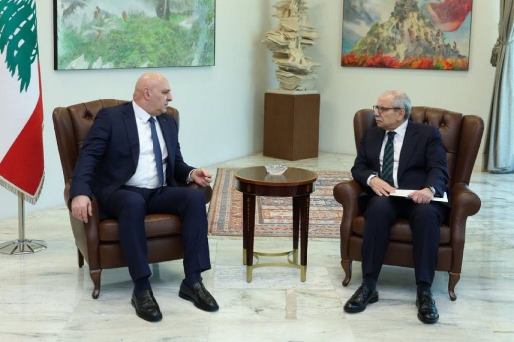 photo_5834794328562273214_y